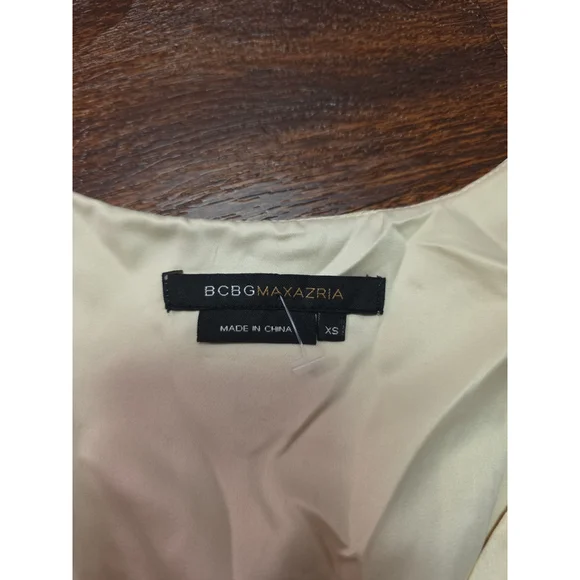 BCBG Max Azria sleeveless shirt size XS - Picture 3 of 3